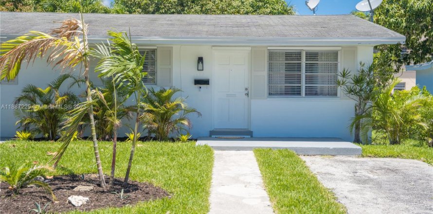 Villa ou maison à Miami, Floride 2 chambres № 1943672