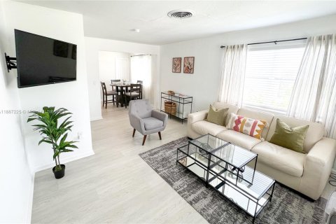 Villa ou maison à louer à Miami, Floride: 2 chambres № 1943672 - photo 3