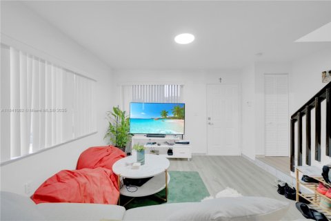 Condominio en venta en Miami, Florida, 2 dormitorios, 107.77 m2 № 1842724 - foto 6