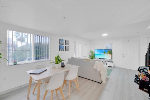 Condominio en venta en Miami, Florida, 2 dormitorios, 107.77 m2 № 1842724 - foto 7