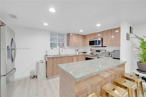 Condominio en venta en Miami, Florida, 2 dormitorios, 107.77 m2 № 1842724 - foto 12