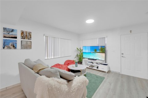 Condominio en venta en Miami, Florida, 2 dormitorios, 107.77 m2 № 1842724 - foto 5