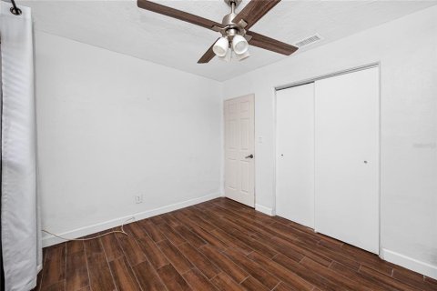 House in Saint Petersburg, Florida 3 bedrooms, 146.04 sq.m. № 2259543 - photo 25