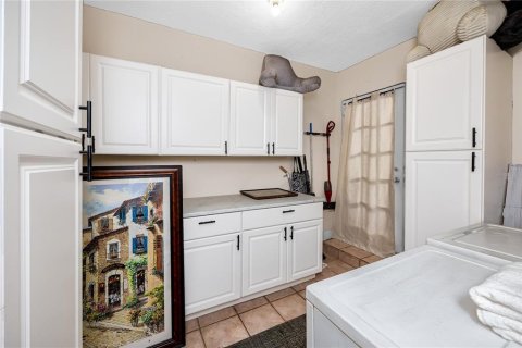 House in Saint Petersburg, Florida 3 bedrooms, 146.04 sq.m. № 2259543 - photo 29
