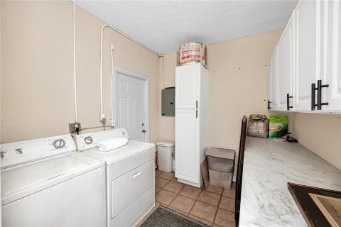 House in Saint Petersburg, Florida 3 bedrooms, 146.04 sq.m. № 2259543 - photo 28