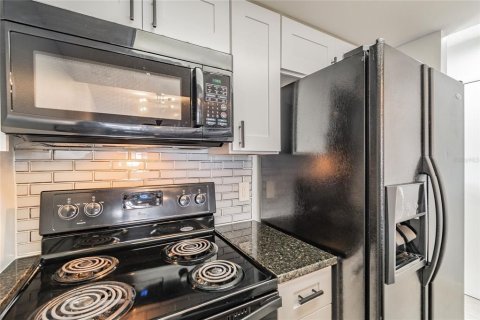Apartamento en alquiler en Tampa, Florida, 2 dormitorios, 118.91 m2 № 2208278 - foto 2