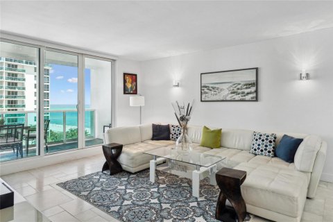 Condo in Miami Beach, Florida, 1 bedroom  № 2081502 - photo 8