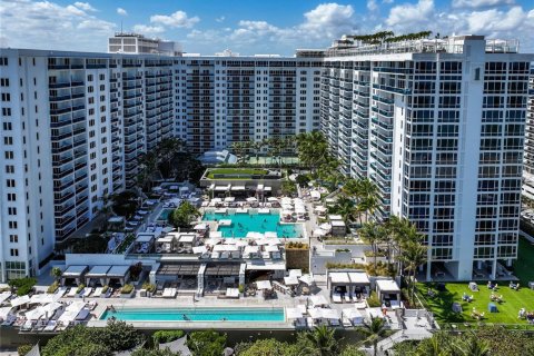 Condo in Miami Beach, Florida, 1 bedroom  № 2081502 - photo 18