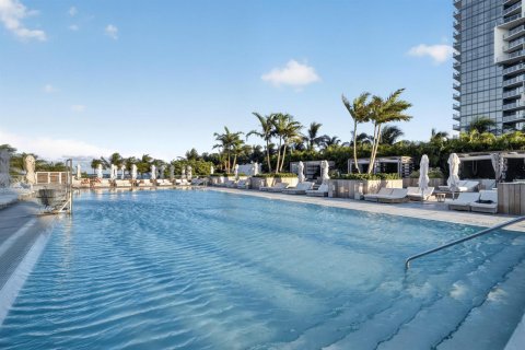 Condo in Miami Beach, Florida, 1 bedroom  № 2081502 - photo 2