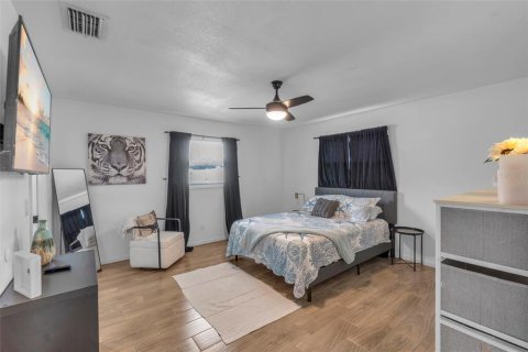 House in Bradenton, Florida 2 bedrooms, 119.66 sq.m. № 2237949 - photo 14