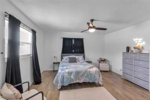 House in Bradenton, Florida 2 bedrooms, 119.66 sq.m. № 2237949 - photo 16
