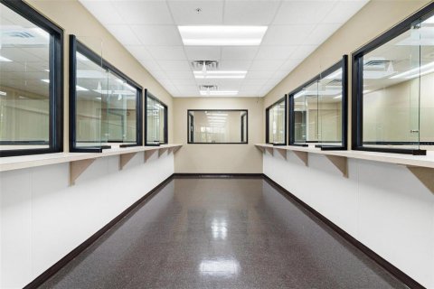 Commercial property in Leesburg, Florida 1504.46 sq.m. № 1637579 - photo 11