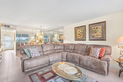 Copropriété à vendre à Margate, Floride: 2 chambres, 92.9 m2 № 1867096 - photo 11