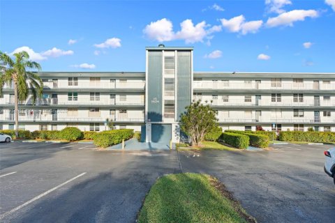 Copropriété à vendre à Margate, Floride: 2 chambres, 92.9 m2 № 1867096 - photo 1