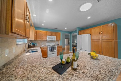 House in The Villages, Florida 3 bedrooms, 178.74 sq.m. № 1649494 - photo 8