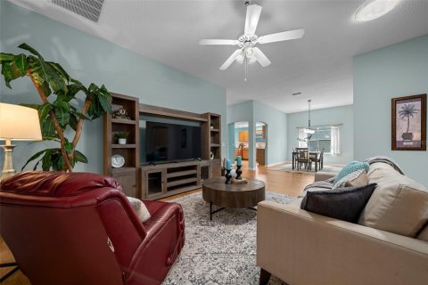 House in The Villages, Florida 3 bedrooms, 178.74 sq.m. № 1649494 - photo 16