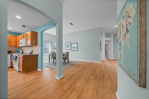 House in The Villages, Florida 3 bedrooms, 178.74 sq.m. № 1649494 - photo 4