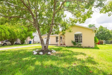Villa ou maison à louer à New Port Richey, Floride: 2 chambres, 90.67 m2 № 2419019 - photo 3