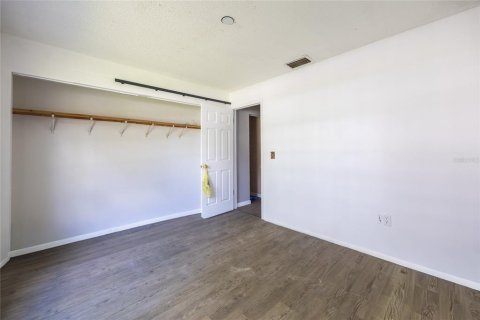 Villa ou maison à louer à New Port Richey, Floride: 2 chambres, 90.67 m2 № 2419019 - photo 11