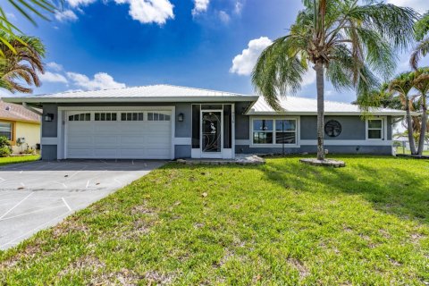 Casa en venta en Port St. Lucie, Florida, 3 dormitorios, 197.51 m2 № 2087487 - foto 2