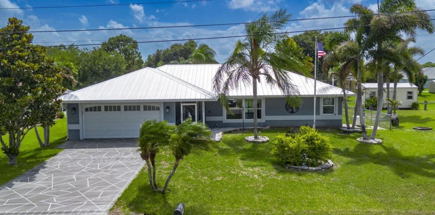 Casa en Port St. Lucie, Florida 3 dormitorios, 197.51 m2 № 2087487