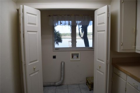 House in Melrose, Florida 3 bedrooms, 161.46 sq.m. № 2166343 - photo 25