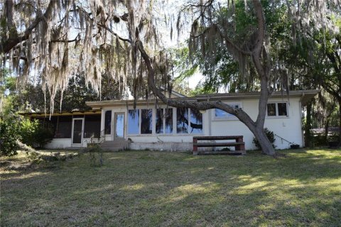 House in Melrose, Florida 3 bedrooms, 161.46 sq.m. № 2166343 - photo 2