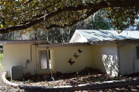 House in Melrose, Florida 3 bedrooms, 161.46 sq.m. № 2166343 - photo 3