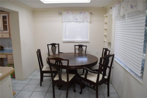 House in Melrose, Florida 3 bedrooms, 161.46 sq.m. № 2166343 - photo 11