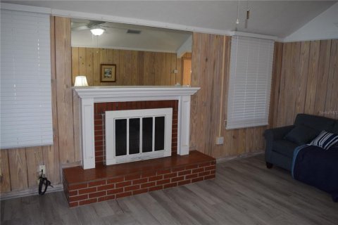 House in Melrose, Florida 3 bedrooms, 161.46 sq.m. № 2166343 - photo 15