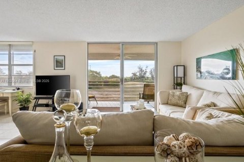 Condominio en alquiler en Boca Raton, Florida, 2 dormitorios, 120.77 m2 № 1953591 - foto 7