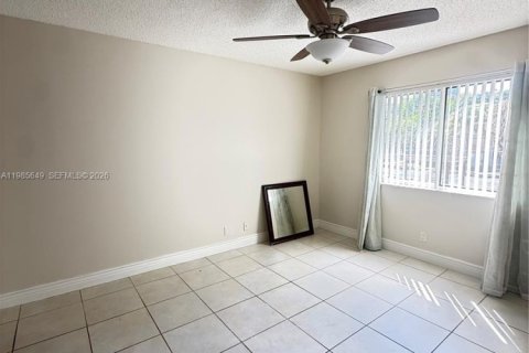 Снять в аренду кондоминиум в Майами, Флорида 2 спальни, 113.71м2, № 2047744 - фото 9