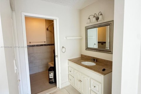 Снять в аренду кондоминиум в Майами, Флорида 2 спальни, 113.71м2, № 2047744 - фото 11