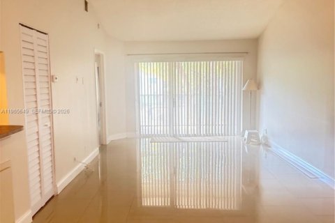 Снять в аренду кондоминиум в Майами, Флорида 2 спальни, 113.71м2, № 2047744 - фото 14