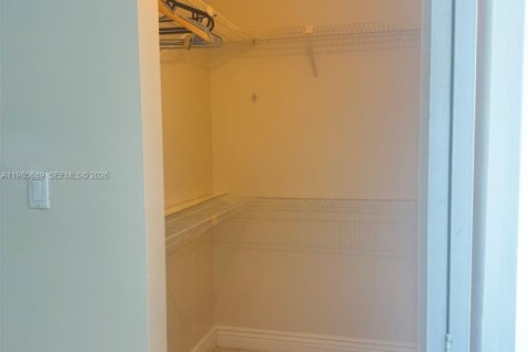 Снять в аренду кондоминиум в Майами, Флорида 2 спальни, 113.71м2, № 2047744 - фото 20