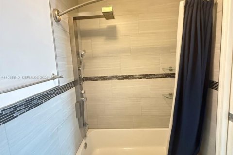 Снять в аренду кондоминиум в Майами, Флорида 2 спальни, 113.71м2, № 2047744 - фото 13