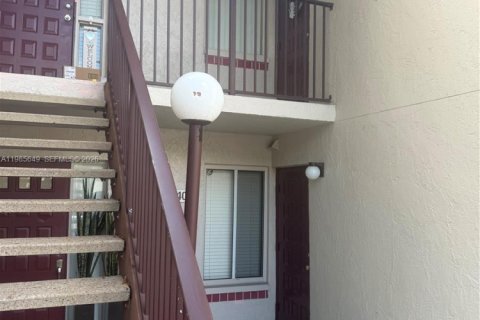 Снять в аренду кондоминиум в Майами, Флорида 2 спальни, 113.71м2, № 2047744 - фото 2