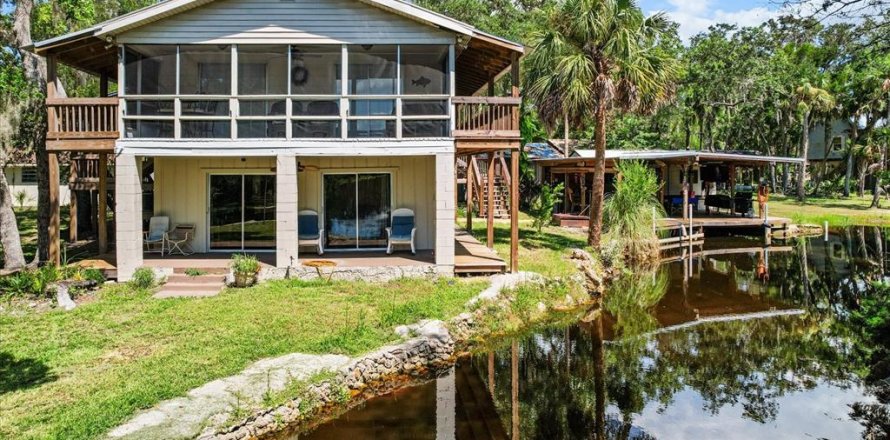 House in Homosassa, Florida 3 bedrooms, 150.5 sq.m. № 1870391