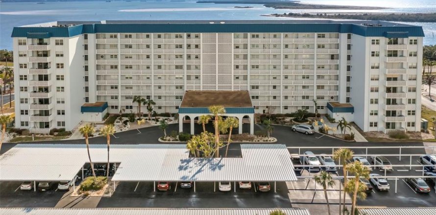 Condominio en Dunedin, Florida, 2 dormitorios № 1903434