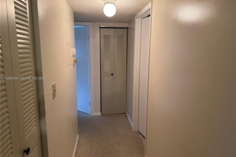 Снять в аренду кондоминиум в Тамарак, Флорида 2 спальни, 76.83м2, № 2048874 - фото 8