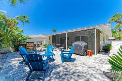 Condo in Sarasota, Florida, 2 bedrooms № 2203965