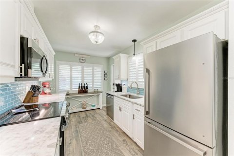 Купить кондоминиум в Сарасота, Флорида 9 комнат, 123.93м2, № 2203965 - фото 12