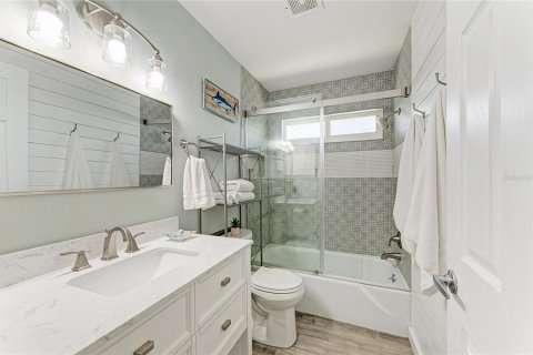 Купить кондоминиум в Сарасота, Флорида 9 комнат, 123.93м2, № 2203965 - фото 30