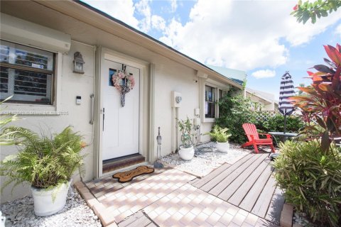 House in Homestead, Florida 2 bedrooms, 80.64 sq.m. № 1842651 - photo 1