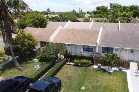 House in Homestead, Florida 2 bedrooms, 80.64 sq.m. № 1842651 - photo 23