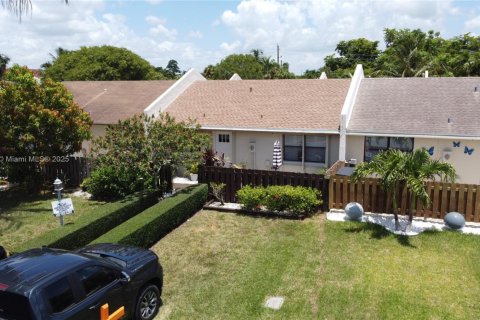 House in Homestead, Florida 2 bedrooms, 80.64 sq.m. № 1842651 - photo 16