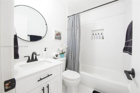 House in Homestead, Florida 2 bedrooms, 80.64 sq.m. № 1842651 - photo 11