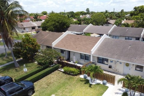 House in Homestead, Florida 2 bedrooms, 80.64 sq.m. № 1842651 - photo 24