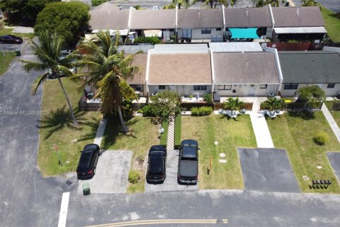 House in Homestead, Florida 2 bedrooms, 80.64 sq.m. № 1842651 - photo 19