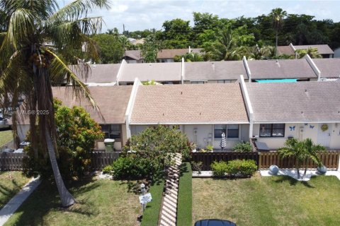 House in Homestead, Florida 2 bedrooms, 80.64 sq.m. № 1842651 - photo 25